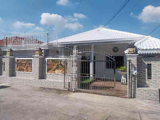 4 Bedrooms, 3 Bathrooms -House พัทยา