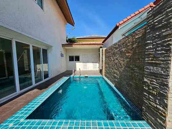 4 Beds 4 Baths House Pattaya