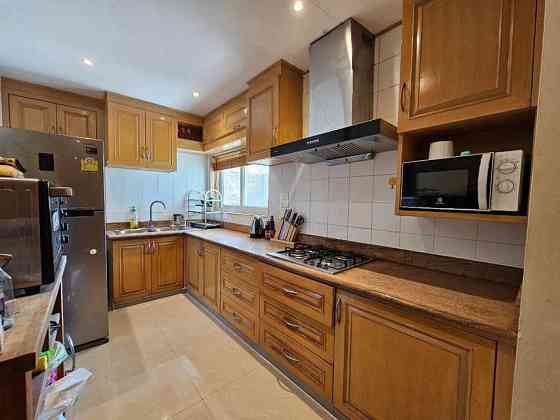 4 Beds 4 Baths House Pattaya