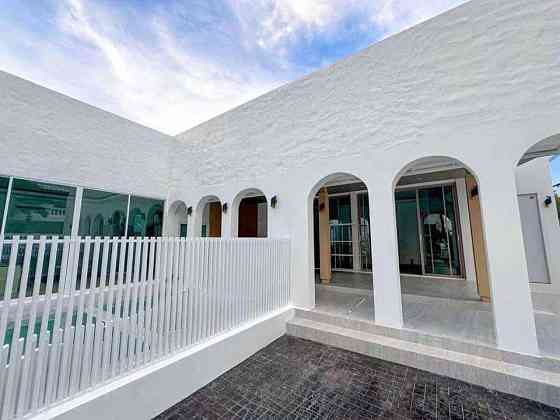 4 Bedrooms, 5 Bathrooms - Home Pattaya