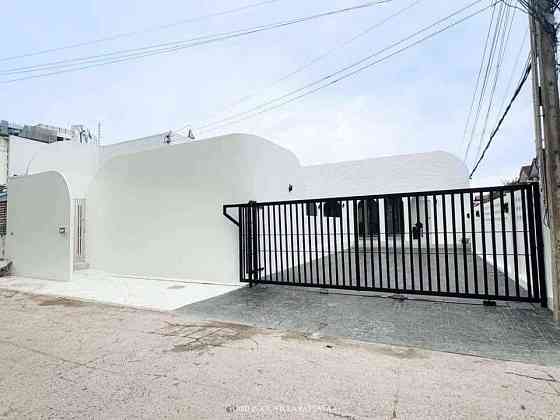 4 Bedrooms, 5 Bathrooms - Home Pattaya