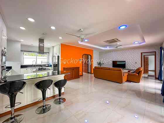 3 Beds 5 Baths House Pattaya