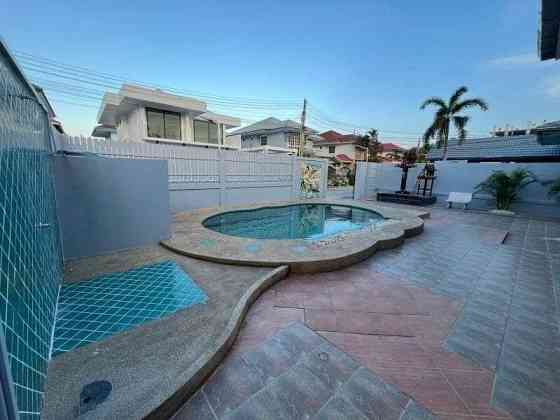 3 Bedrooms, 5 Bathrooms Pattaya