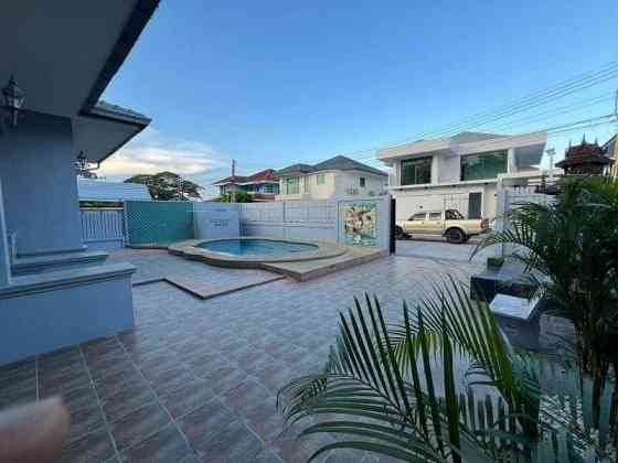 3 Bedrooms, 5 Bathrooms Pattaya