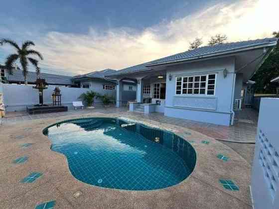 3 Bedrooms, 5 Bathrooms Pattaya
