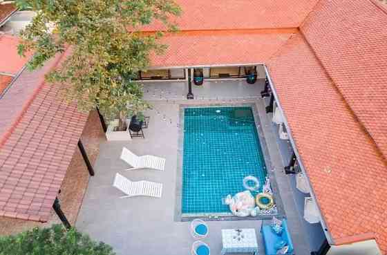 3 Beds 4 Baths House Pattaya