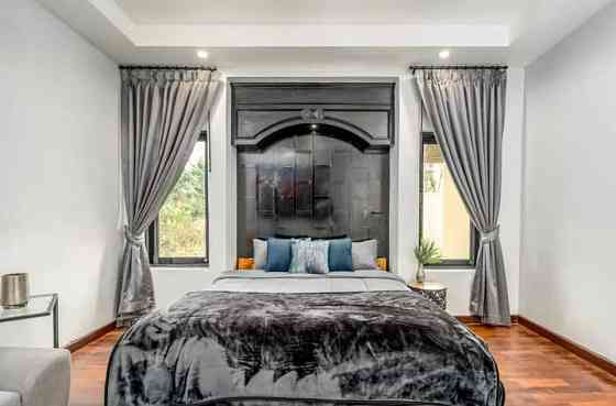 3 Beds 4 Baths House Pattaya