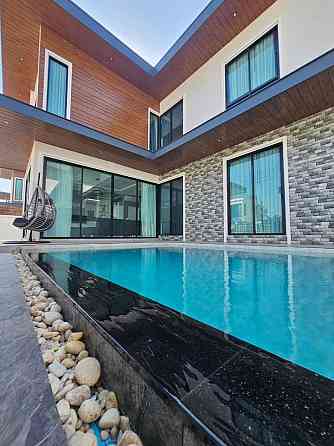 5 Bedrooms, 5 Bathrooms - Houses Pattaya