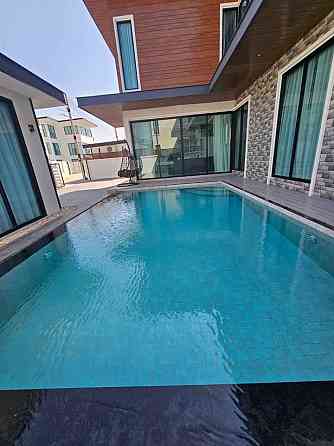 5 Bedrooms, 5 Bathrooms - Houses Pattaya