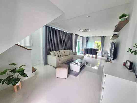4 Bedrooms, 3 Bathrooms -House Phuket