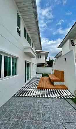 4 Bedrooms, 3 Bathrooms Пхукет