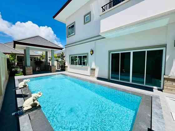 4 Beds 4 Baths Apartment Pattaya