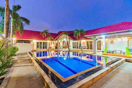 3 Beds 5 Baths House Pattaya