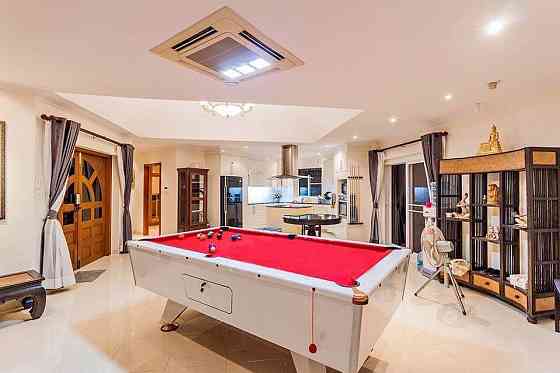 3 Beds 5 Baths House Pattaya