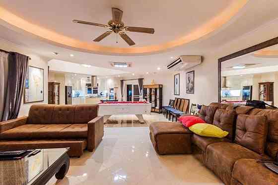 3 Beds 5 Baths House Pattaya