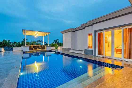 House With Bedrooms: 4 And Bathrooms: 5 Pattaya