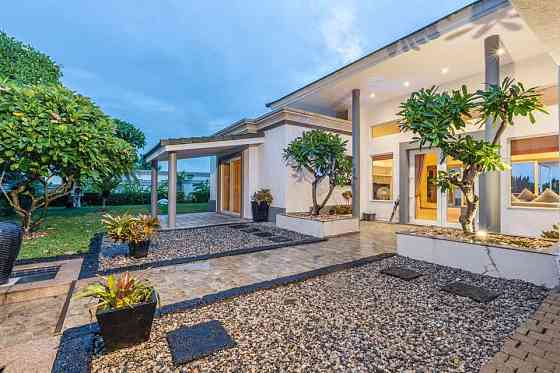 House With Bedrooms: 4 And Bathrooms: 5 Pattaya