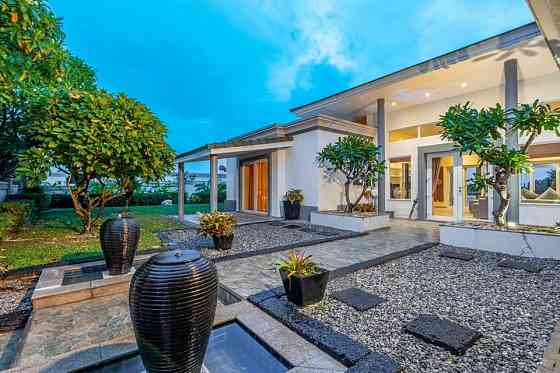 House With Bedrooms: 4 And Bathrooms: 5 Pattaya