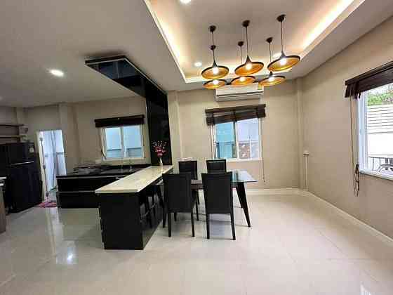 3 Bedrooms, 3 Bathrooms - Apartments Pattaya