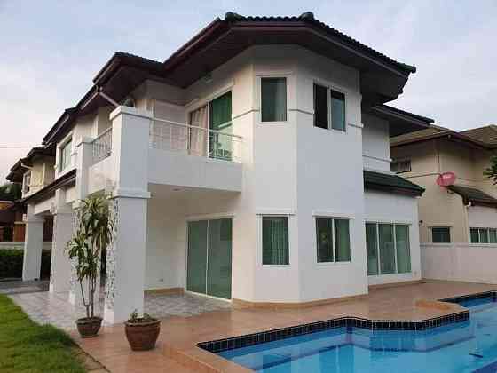 3 Beds 4 Baths - House Pattaya