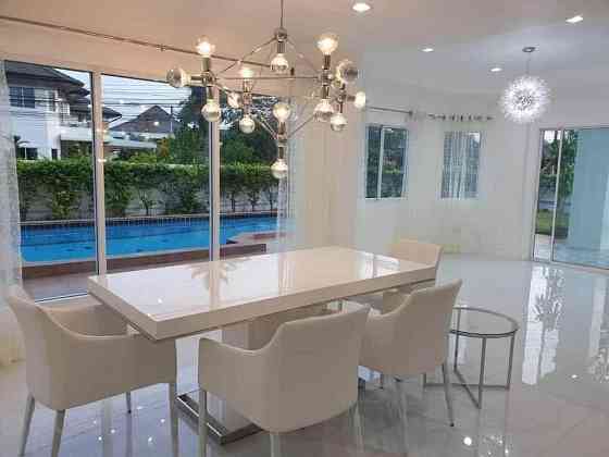 3 Beds 4 Baths - House Pattaya