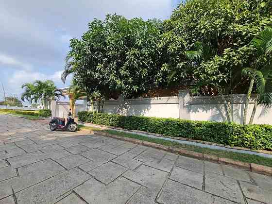 4 Bedrooms, 5 Bathrooms - Home Pattaya