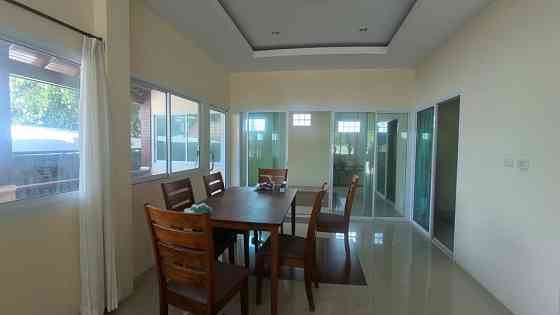 4 bedrooms and 6 bathrooms separate courtyard Samui