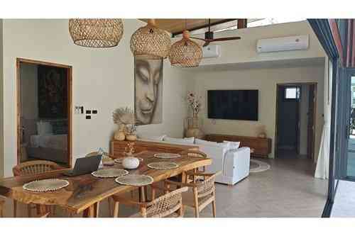3 Beds 4 Baths House Samui