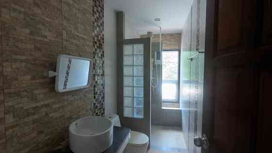 4 bedrooms and 6 bathrooms separate courtyard Samui