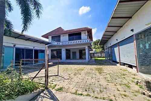 3 Beds 2 Baths House Samui